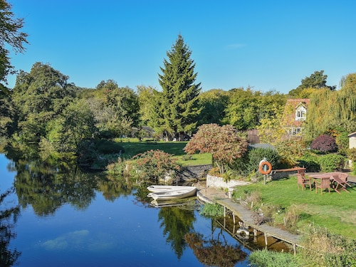 Riverside Cottage-UK41439