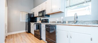 Downtown Macon Chic- Directly behind the Macon City Auditorium!