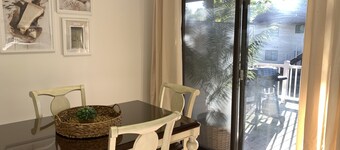 Newly renovated, relaxing space close to U of I and hospitals- high speed WiFI