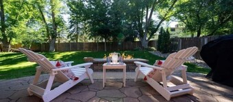 Hot Tub | King Beds | 65-inch HDTV | BBQ Grill