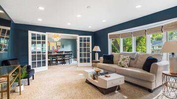 Smart TV, fireplace, video games, offices