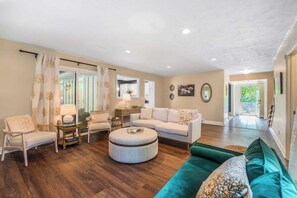 Smart TV, fireplace, video games, offices
