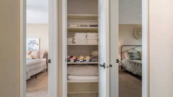 5 bedrooms, desk, iron/ironing board, travel cot