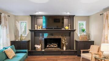 Smart TV, fireplace, video games, offices