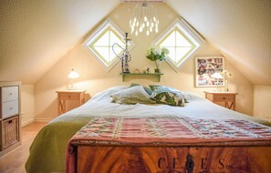2 bedrooms, travel cot, free WiFi