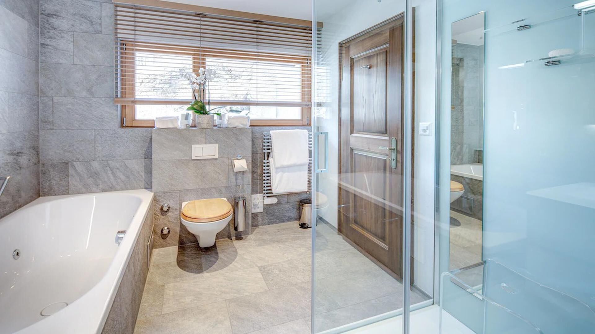 Shower dan handuk