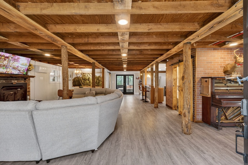 Cozy Barn-house Retreat W/hot Tub 20 Minutes To Nashville - Springfield, TN