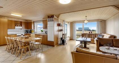 Awesome home in Lemvig with WiFi