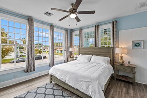 3 habitaciones, escritorio, tabla de planchar con plancha y wifi gratis