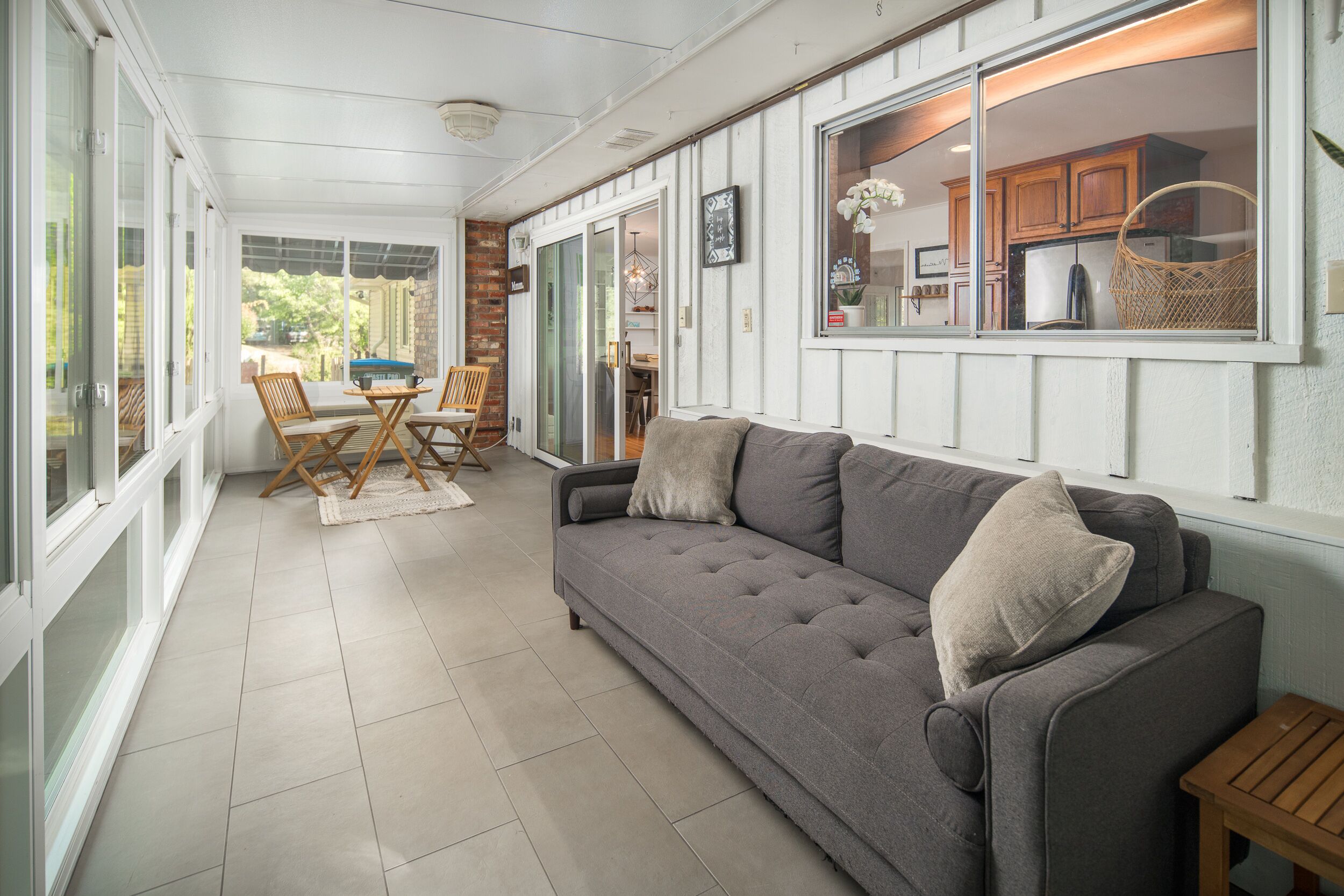 智能电视、乒乓球、书