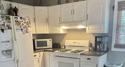 Cozy 3 bed, 2 bath home close to historic downtown Hannibal