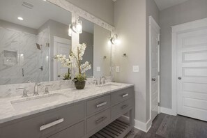 Ferienhaus, Mehrere Betten | Badezimmer | Handtücher