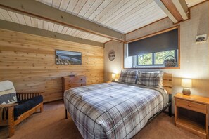 3 chambres, fer et planche à repasser, Wi-Fi, draps fournis