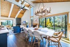Interior - Contemporary Tahoe Lakeside Townhome (Tahoe City)