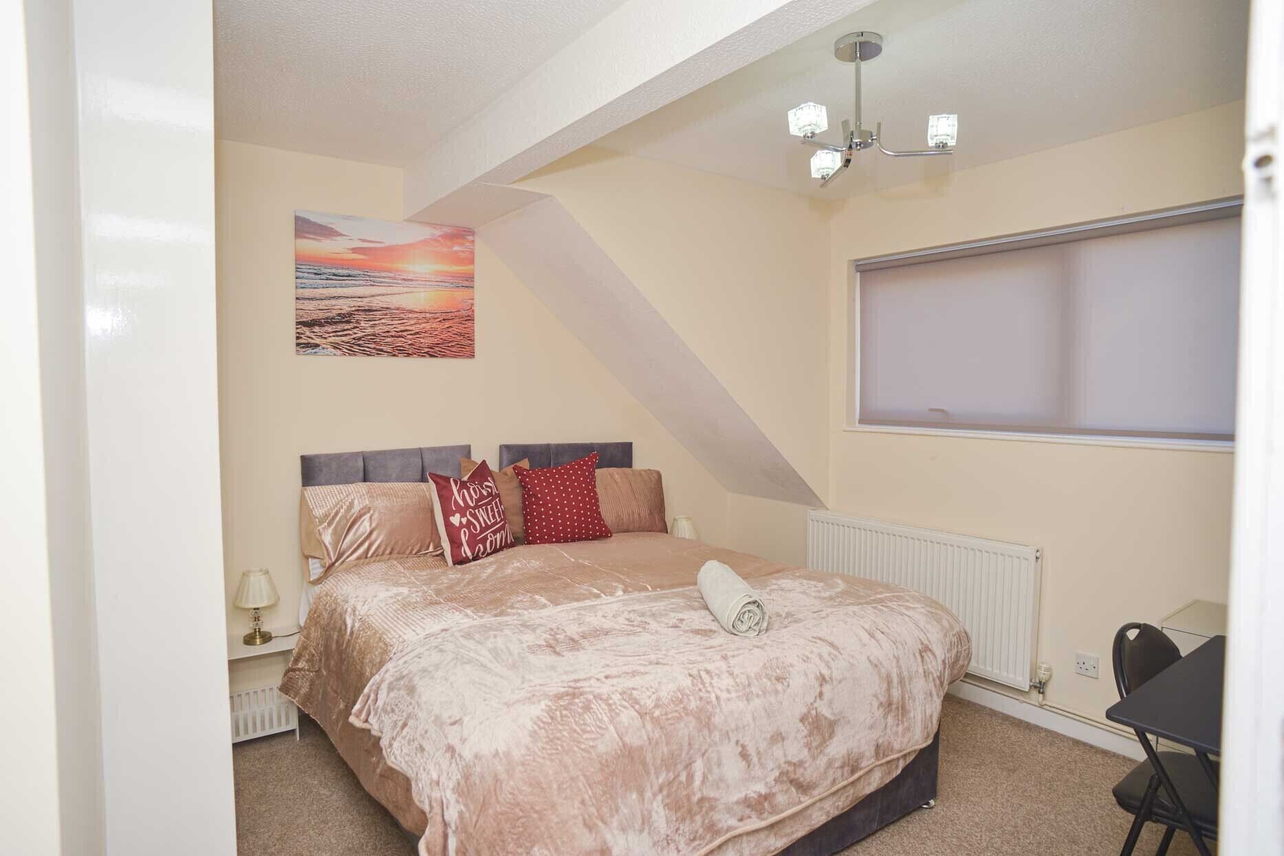 Casa | 2 dormitorios, tabla de planchar con plancha, wifi gratis y ropa de cama