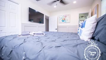 3 habitaciones, tabla de planchar con plancha y cuna de viaje