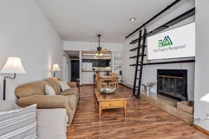 TV, fireplace - Chic 2bed/2bath Modern Mountain Condo On Bus Line (Avon)