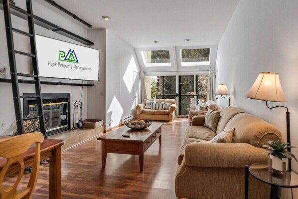 TV, fireplace - Chic 2bed/2bath Modern Mountain Condo On Bus Line (Avon)