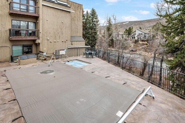 Terrace/patio - Chic 2bed/2bath Modern Mountain Condo On Bus Line (Avon)