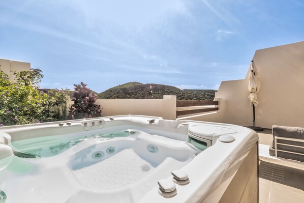 Bain à remous extérieur