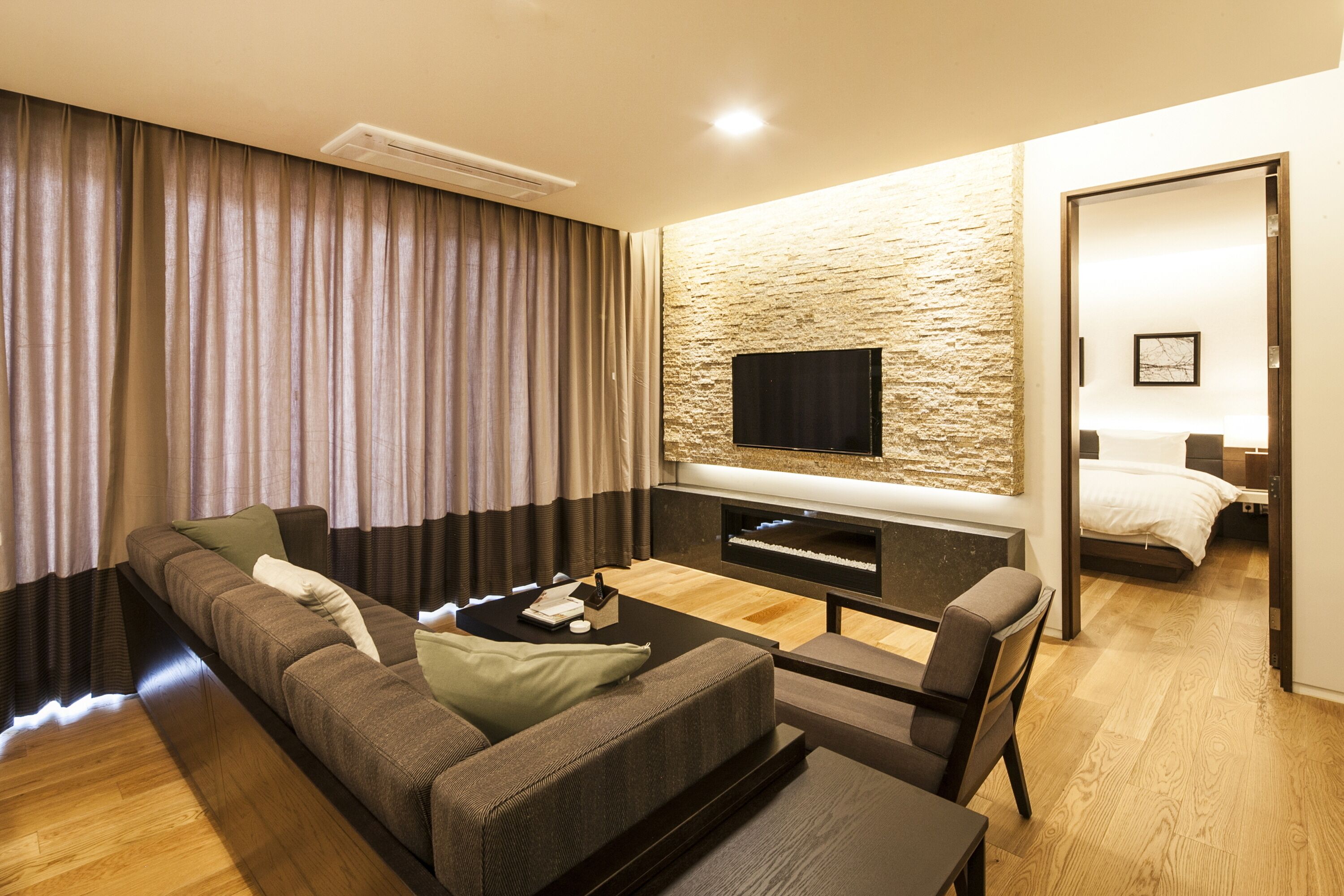 Premium bedding, free WiFi, bed sheets