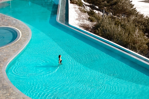 Infinity pool