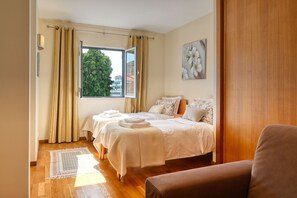Iron/ironing board, free WiFi, bed sheets
