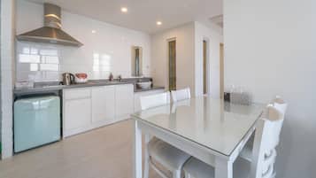 Basic Room, 1 Bedroom (401(Ocean view)) | Private kitchen