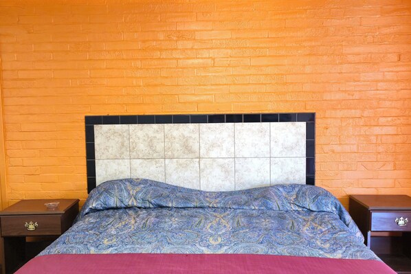 In-room safe, bed sheets