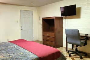 In-room safe, bed sheets - Way Side Inn by Hotel O Dallas near Fair Park Downtown (Dallas)