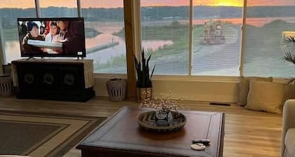 Enjoy Sunsets in a enclosed Jacuzzi in any weather!