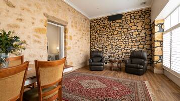 Superior Studio Suite | 4 bedrooms, premium bedding, individually decorated, desk