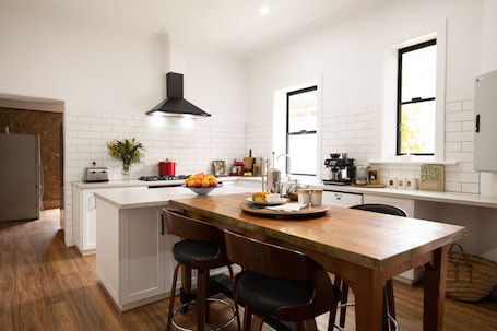 Tägliches inbegriffenes Frühstück zur Selbstbedienung