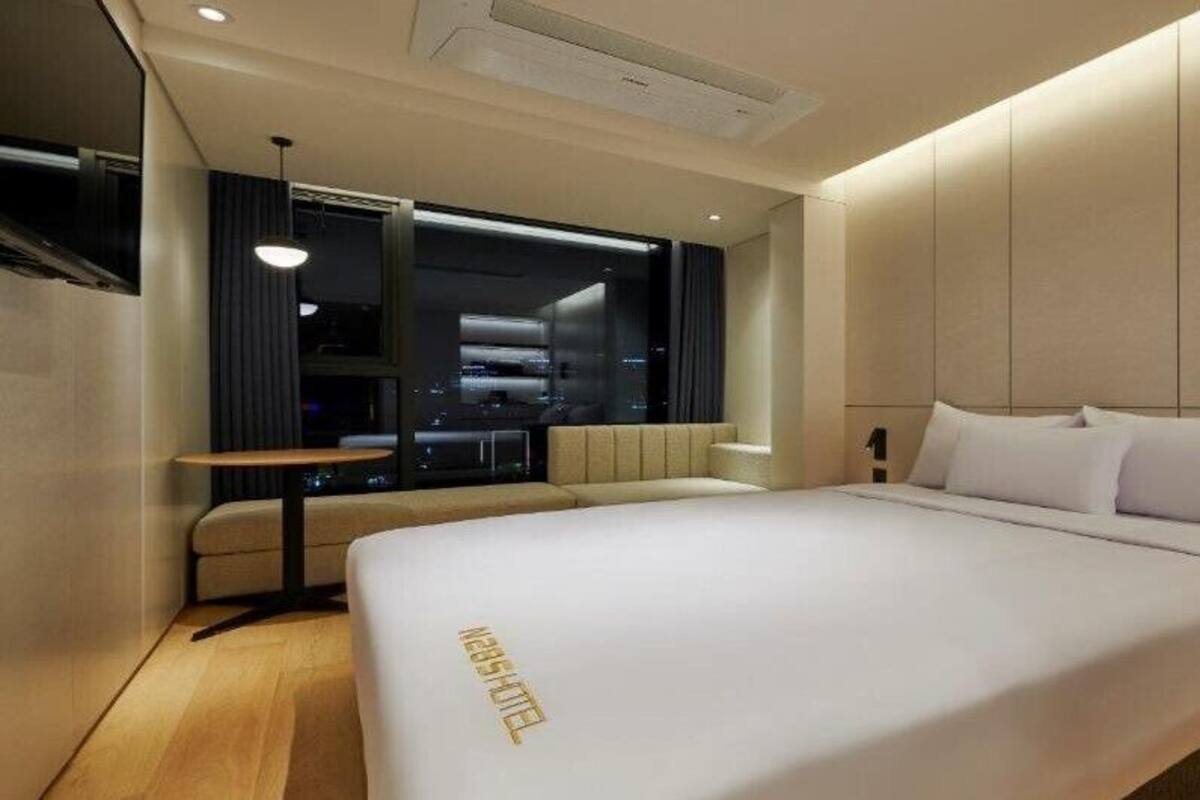 In-room safe, WiFi (free), individually decorated