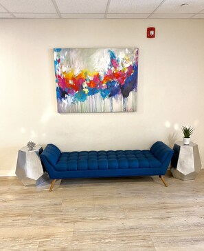 Interior - Beautiful Oasis 2/2 with free wi-fi & parking! (Centennial)