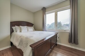 7 bedrooms, in-room safe, iron/ironing board, free WiFi