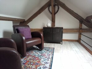 Interior - Charming 2-Bed Cottage within Barn in Merinchal (Merinchal)