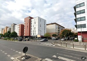 Parkplätze auf dem Gelände