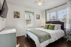 3 bedrooms, iron/ironing board, free WiFi, bed sheets