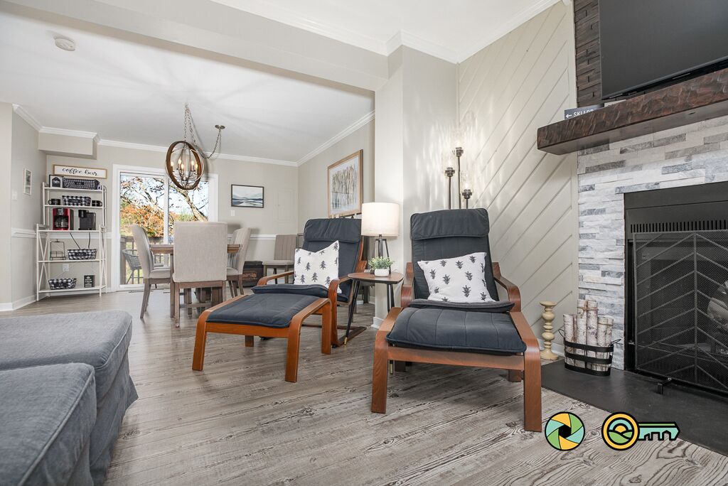 Televisio, takka, kirjoja