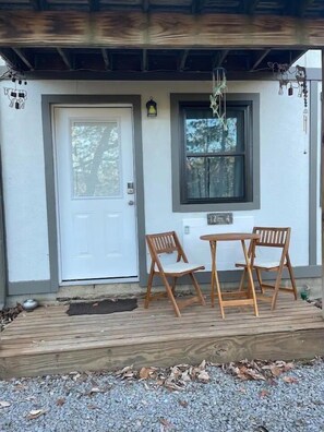 Outdoor dining - Woodland Condo | Minutes from Bryce Resort! (Basye)