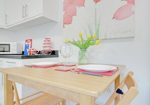 Apartment | 1 Schlafzimmer, Reisekinderbett