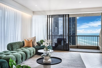 Luxury Sky Home - of enormous proportions - with stunning water views ofcourse!