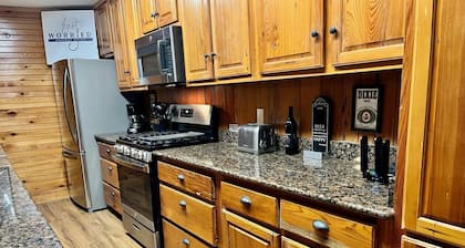 NEWLY RENOVATED Houseboat Located in Venice Marina (B Dock)