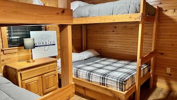 3 bedrooms, free WiFi, bed sheets