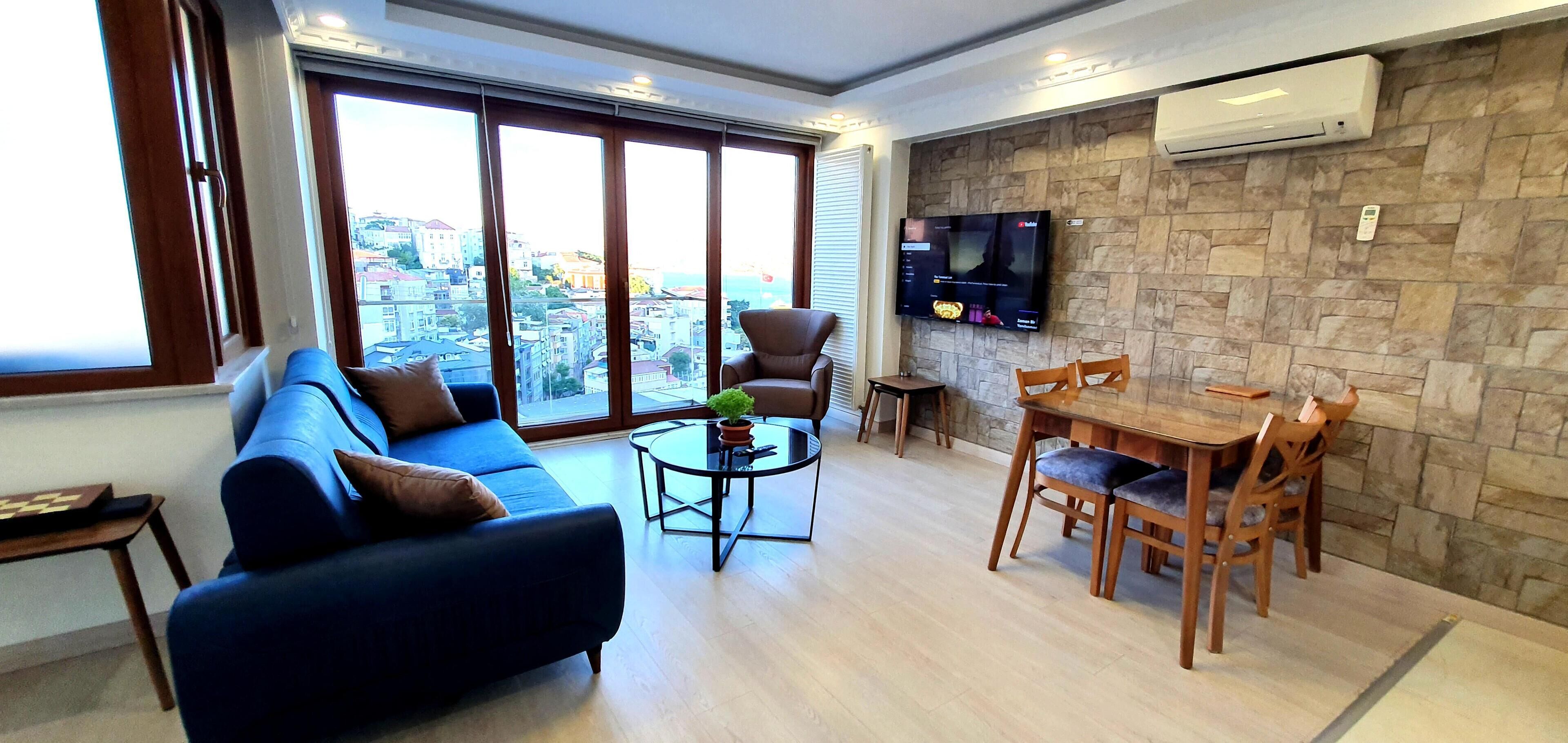 Breathtaking Bosphorus View Apartment In Cihangir - Harbiye