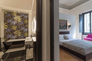 Signature Apartment | Bathroom | Bathtub, towels - Cavour 83 Prestige House (Florence)