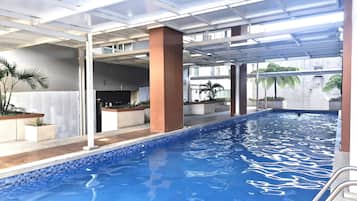 2 udendørs pools