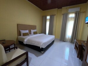 华丽双人房 | 羽绒被、迷你吧、客房内保险箱、办公桌