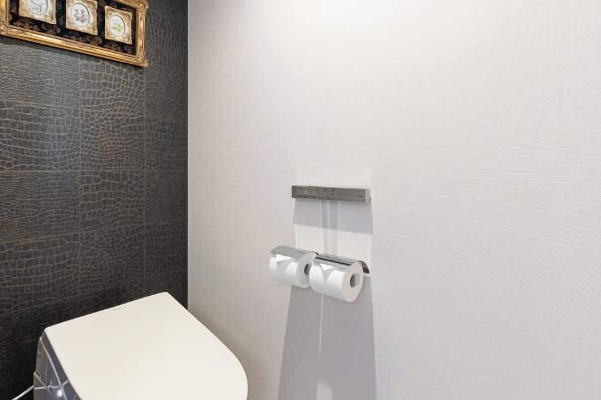 Baño | Bañera y ducha independientes y bañera profunda